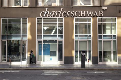 charles schwab local office|charles schwab closing offices.